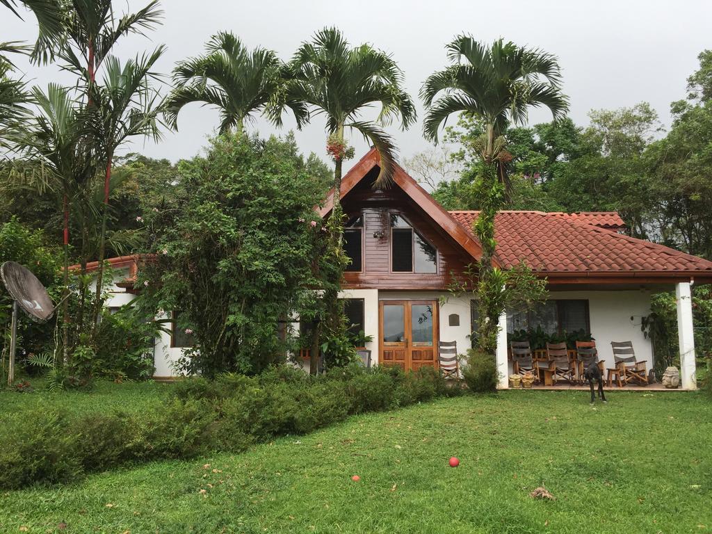 Chalet Nicholas Bed & Breakfast Nuevo Arenal Kültér fotó