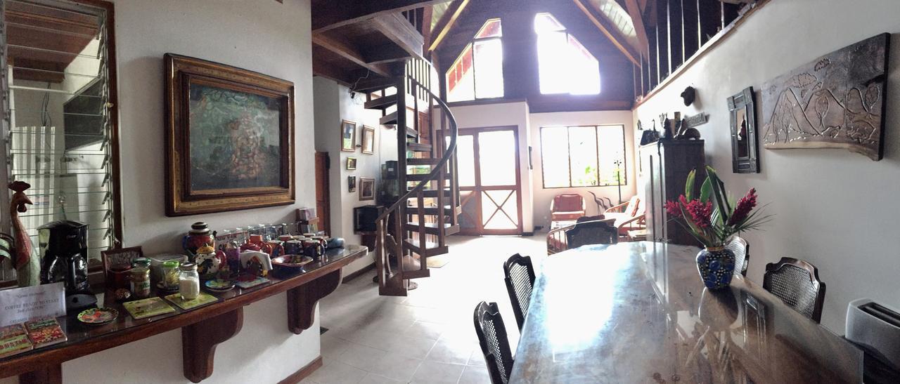 Chalet Nicholas Bed & Breakfast Nuevo Arenal Kültér fotó